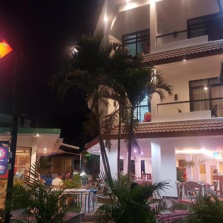 La Capannina Hotel Patong Esterno foto