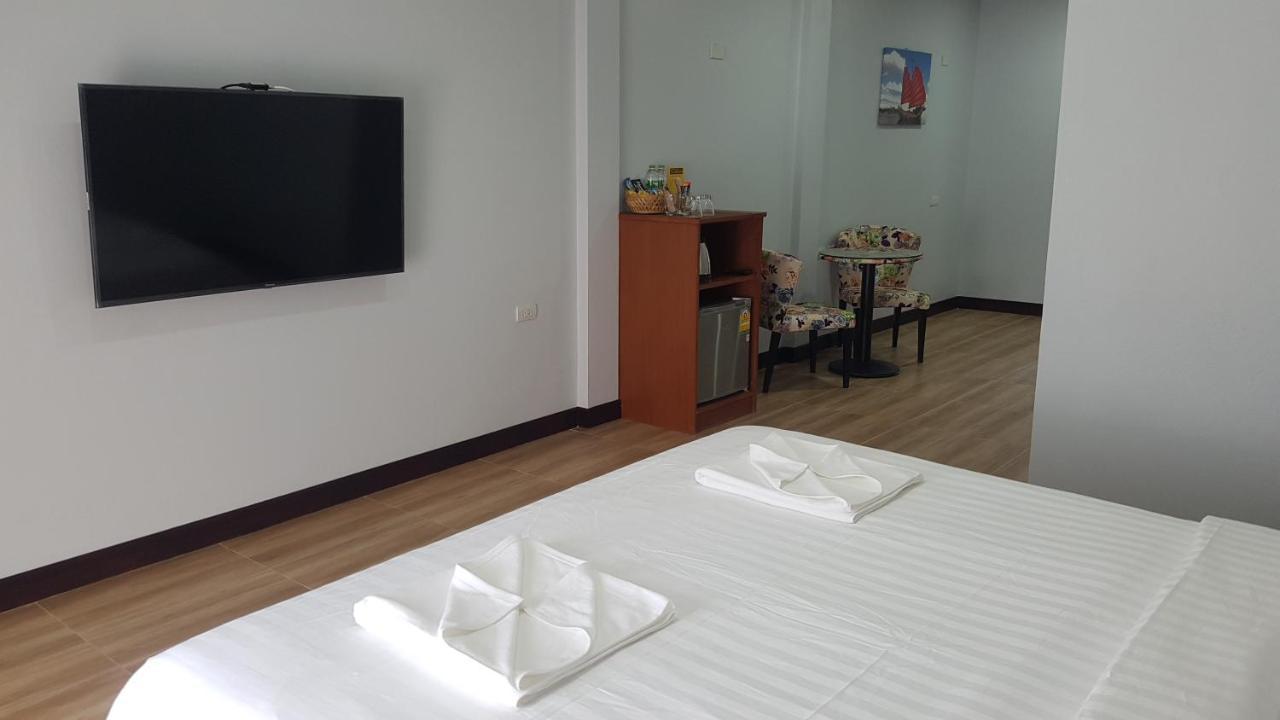 La Capannina Hotel Patong Esterno foto