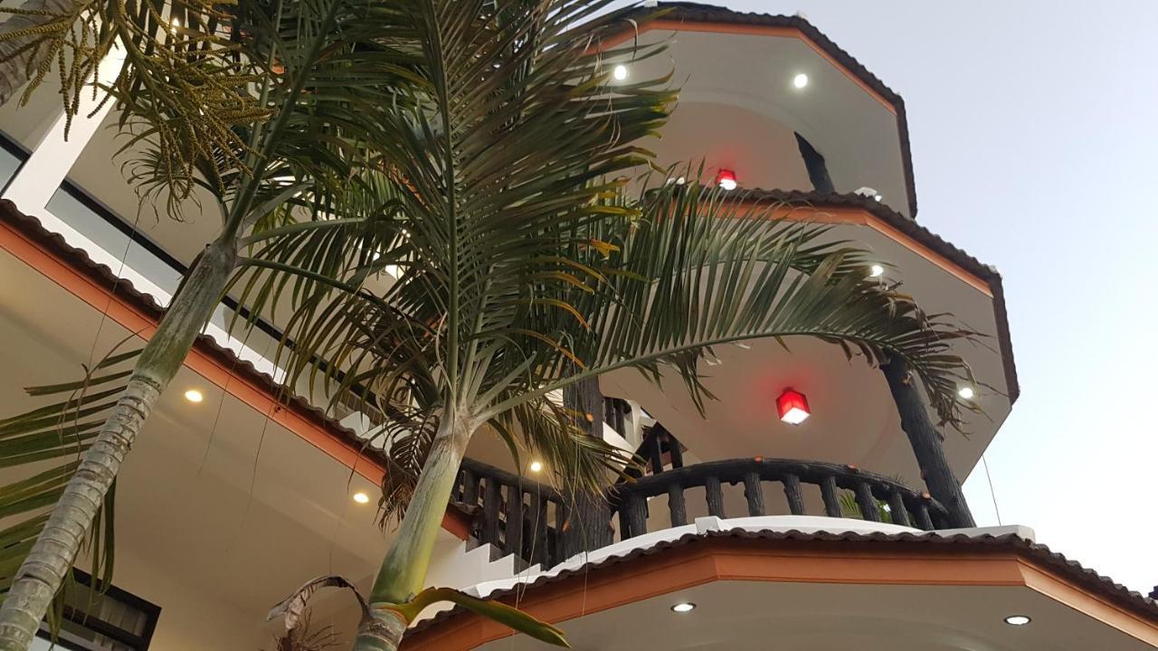 La Capannina Hotel Patong Esterno foto