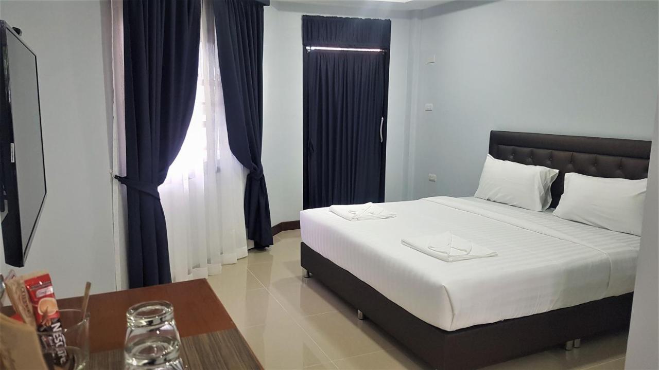 La Capannina Hotel Patong Esterno foto